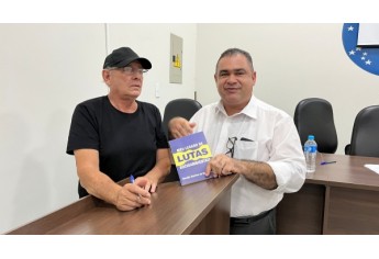 Noite de lançamento (Foto: Siga Mais).