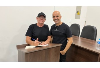 Noite de lançamento (Foto: Siga Mais).