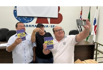 Noite de lançamento (Foto: Siga Mais).