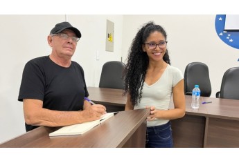 Noite de lançamento (Foto: Siga Mais).