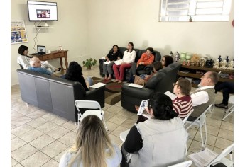 Novo encontro regional com professores representantes de escolas e o CPP (Foto: Siga Mais).