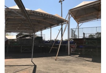 Recito Poliesportivo recebe estrutura para a ExpoVerde 2018 (Foto: Siga Mais).