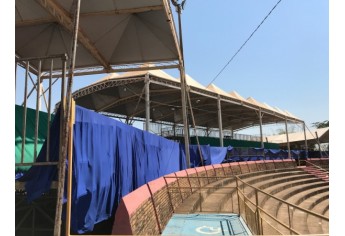 Recito Poliesportivo recebe estrutura para a ExpoVerde 2018 (Foto: Siga Mais).