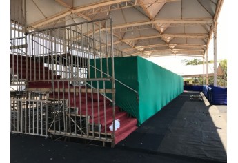 Recito Poliesportivo recebe estrutura para a ExpoVerde 2018 (Foto: Siga Mais).