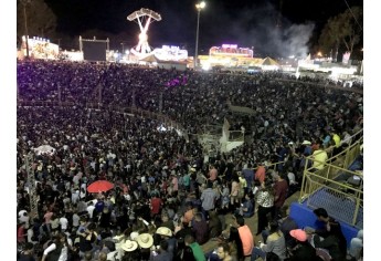 Poliesportivo tem lotação histórica com show de João Bosco & Vinicius na Expoverde