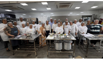 Primeira-dama de SP visita carretas do Caminho da Capacitação em Adamantina