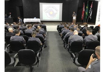 Solenidade de valorização do policial militar foi realizada em Adamantina (Foto: Siga Mais).