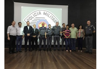 Solenidade de valorização do policial militar foi realizada em Adamantina (Foto: Siga Mais).