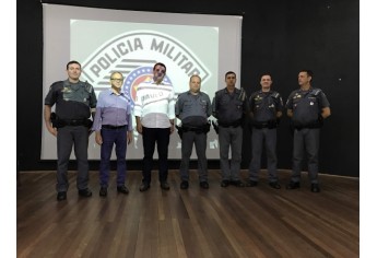 Solenidade de valorização do policial militar foi realizada em Adamantina (Foto: Siga Mais).