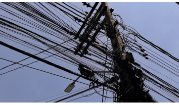 Fios e cabos soltos e inutilizados: Energisa reúne empresas de telecomunicações em Adamantina 