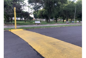 Clique para adicionar uma legendaRua Prefeito Antônio Cescon, no Parque dos Pioneiros, recebeu três novos redutores de velocidade (Foto: Siga Mais).