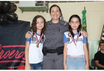 PROERD é realizado nas escolas da região de Adamantina. Neste ano de 2017 são mais de 750 estudantes mobilizados (Foto: Cedida/PM).
