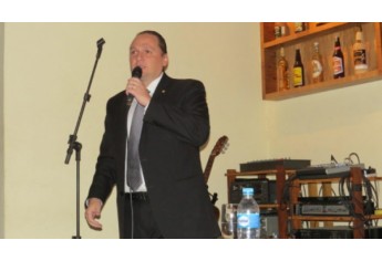 Deputado Federal João Bentinho fala ás lideranças, empresários e autoridades, em Adamantina (Foto: João Vinícius/Grupo Impacto).