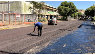 Reperfilamento no centro da cidade marca início da recuperação da malha asfáltica em Adamantina