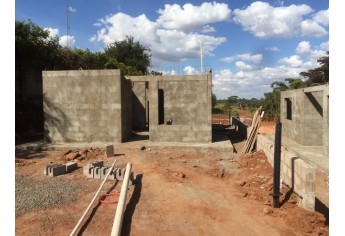 Obras no Parque Itamarati foram iniciadas em março: 45 casas estão sendo construídas (Foto: Siga Mais).