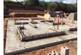 Obras no Parque Itamarati foram iniciadas em março: 45 casas estão sendo construídas (Foto: Siga Mais).
