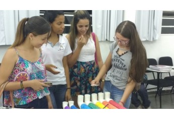 Os materiais da Mostra serão doados para as APAE das cidades de Lucélia e Adamantina, bem como para as salas de recursos do município de Adamantina (Foto: Luan Trindade).