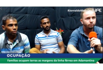 Integrantes do movimento, que representam a ocupação realizada no Jardim Adamantina (Reprodução/Life FM).