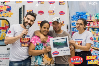 Godoy entrega moto e mais de 70 prêmios na cabine do Sim ou Não