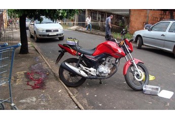 Ex-companheiro atira em mulher, que está hospitalizada, e em seguida se mata, em Bastos (Fotos: Valdecir Luis de Sousa).