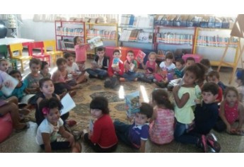 Projeto ASA e CRAS têm ações comemorativas ao Dia do Livro, realizadas em parceria com a Biblioteca Municipal de Adamantina (Foto: Cedida).