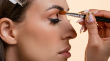 Fundo Social de Adamantina abre cursos gratuitos de maquiagem e designer de sobrancelhas