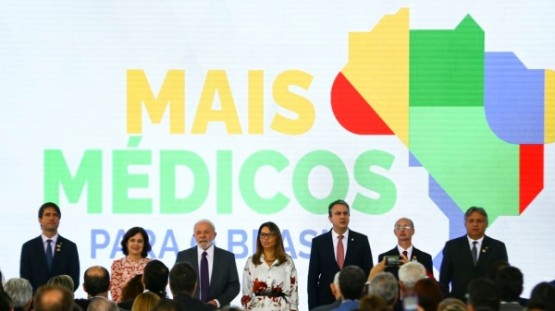 Governo relança Mais Médicos; profissionais brasileiros terão prioridade