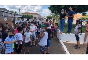 PM Ambiental e estudantes fazem interação com animais e soltura de pássaros em Mariápolis