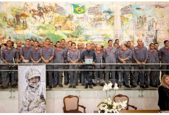Evento realizado no Hall Monumental da Assembleia Legislativa do Estado de São Paulo marcou lançamento do livro (Imagem: Marcelo Photos).