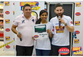 Godoy entrega moto e mais de 70 prêmios na cabine do Sim ou Não