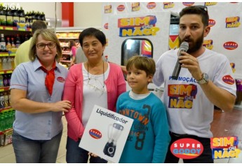 Godoy entrega moto e mais de 70 prêmios na cabine do Sim ou Não