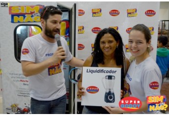 Godoy entrega moto e mais de 70 prêmios na cabine do Sim ou Não