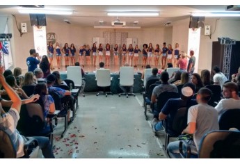 O concurso Miss JUNIFAI 2017 abriu extraoficialmente a 10ª edição dos Jogos Universitários do Centro Universitário de Adamantina, que tem início oficial nesta quarta-feira, 12, e se estende até o dia 20 nas dependências do Câmpus III