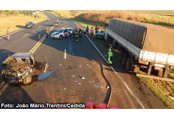 Acidente fez quatro mortes na SP-294, trecho entre Herculândia e Quintana (Foto: Reprodução: João Mário Trentini/Site Bastos Já).