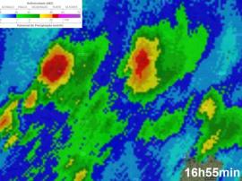 Imagem do radar meteorológico mostrou duas células de tempestade sobre a área (Reprodução/Cemaden/Decea/Redemet/NOAA via Lucas Moura).