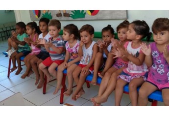 Atividade de integração mobilizou alunos da EMEI Monteiro Lobato e da APAE de Adamantina (Foto: Divulgação).