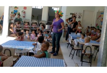 Atividade de integração mobilizou alunos da EMEI Monteiro Lobato e da APAE de Adamantina (Foto: Divulgação).