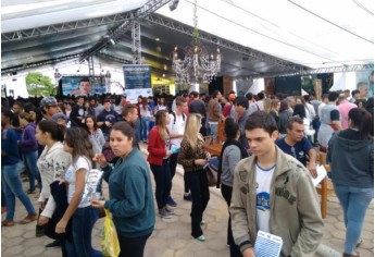 Com participação de 5 mil alunos de 42 cidades, acontece a Mostra de Profissões 2016 da UniFAI (Foto: Central de Comunicação).
