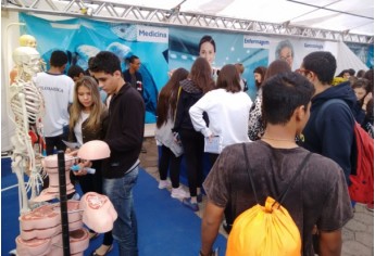 Com participação de 5 mil alunos de 42 cidades, acontece a Mostra de Profissões 2016 da UniFAI (Foto: Central de Comunicação).