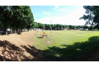 Atividade mobilizou equipes da prefeitura, voluntários e membros da comunidade do Jardim Brasil, em ação centrada na praça esportiva do bairro (Foto: Assessoria de Imprensa).