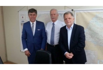 Márcio Cardim com Mauro Bragato e com o Secretário de Estado da pasta Alberto José Macedo Filho (Foto: Assessoria de Imprensa).