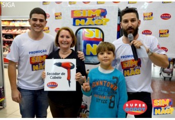 Godoy entrega moto e mais de 70 prêmios na cabine do Sim ou Não