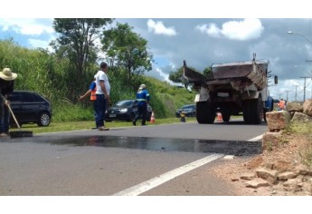 Novos redutores de velocidade são instalados na Avenida Moysés Justino da Silva (Foto: Cedida).