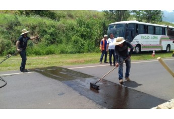 Novos redutores de velocidade são instalados na Avenida Moysés Justino da Silva (Foto: Cedida).