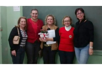 Palestrante Dra. Maria Aparecida Sorroche Pimenta e companheiras do Lions Clube. (Foto: Assess. Imprensa/Lions Clube de Adamantina)