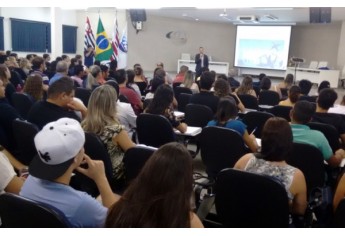 Evento teve recorde de público dentre as palestras realizadas pelo Conselho Regional de Administração de São Paulo, segundo informou o administrador da seccional do CRA-SP de Presidente Prudente, Manoel Barreto de Souza; na ocasião, estiveram presentes 417 pessoas. (Foto: Daniel Torres)