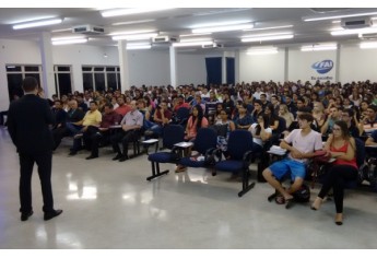 Evento teve recorde de público dentre as palestras realizadas pelo Conselho Regional de Administração de São Paulo, segundo informou o administrador da seccional do CRA-SP de Presidente Prudente, Manoel Barreto de Souza; na ocasião, estiveram presentes 417 pessoas. (Foto: Daniel Torres)