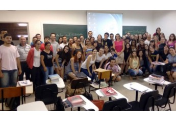 Delegada Laíza Rigatto Andrade, responsável pelo Necrim de Adamantina, detalhou o funcionamento do órgão e sua importância para a sociedade (Foto: UniFAI).