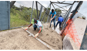 Segunda passarela do viaduto da Joaquim Nabuco recebe concretagem do novo piso 