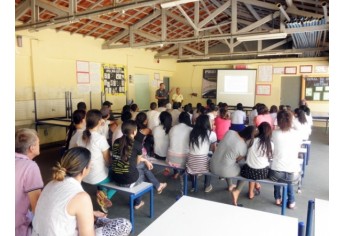 Palestras ocorreram na Escola Elmoza (Foto: Cedida)